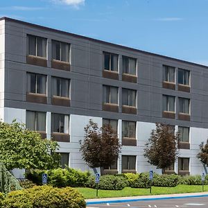 Days Inn By Wyndham Horsham Philadelphia